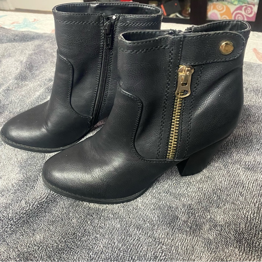 APT.9‎ Black Ankle Boots with Gold Zipper